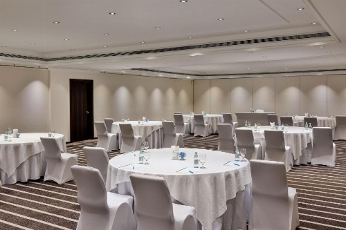 Le Meridien Dubai Hotel & Conference Centre image 1
