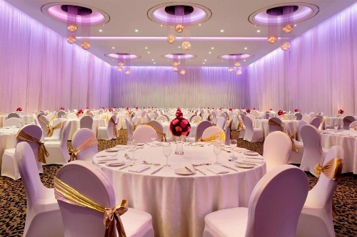 Le Meridien Dubai Hotel & Conference Centre image 4